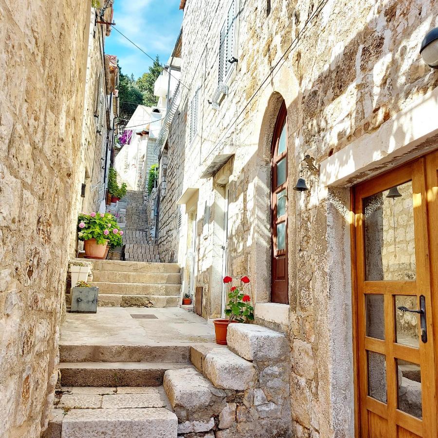 Apartments Nona 1 Hvar Town Esterno foto